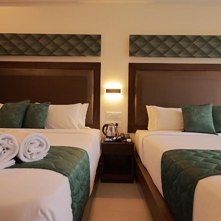 Hotel Aavudai Grand Aralvaimozhi Exteriér fotografie