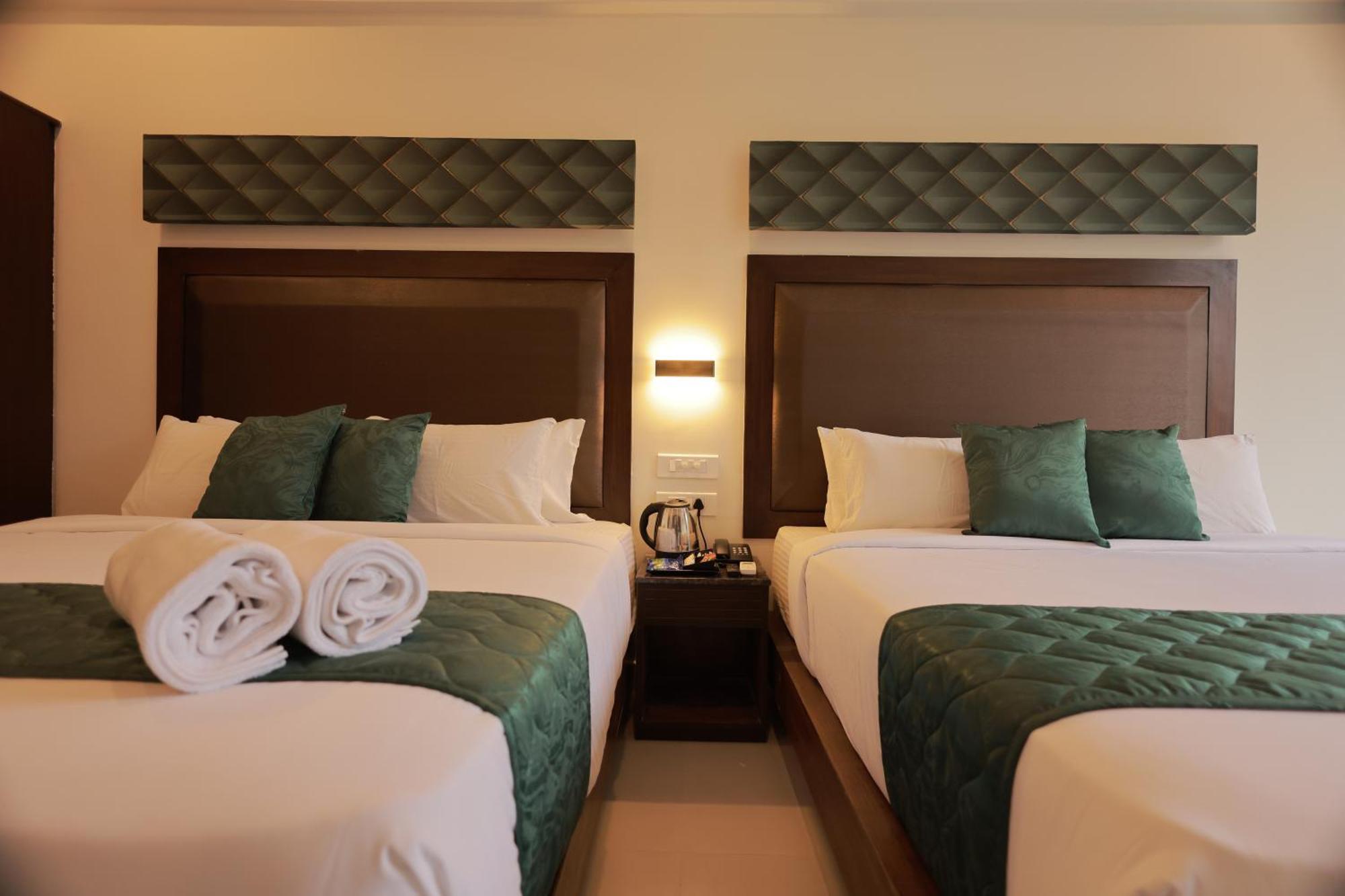 Hotel Aavudai Grand Aralvaimozhi Exteriér fotografie
