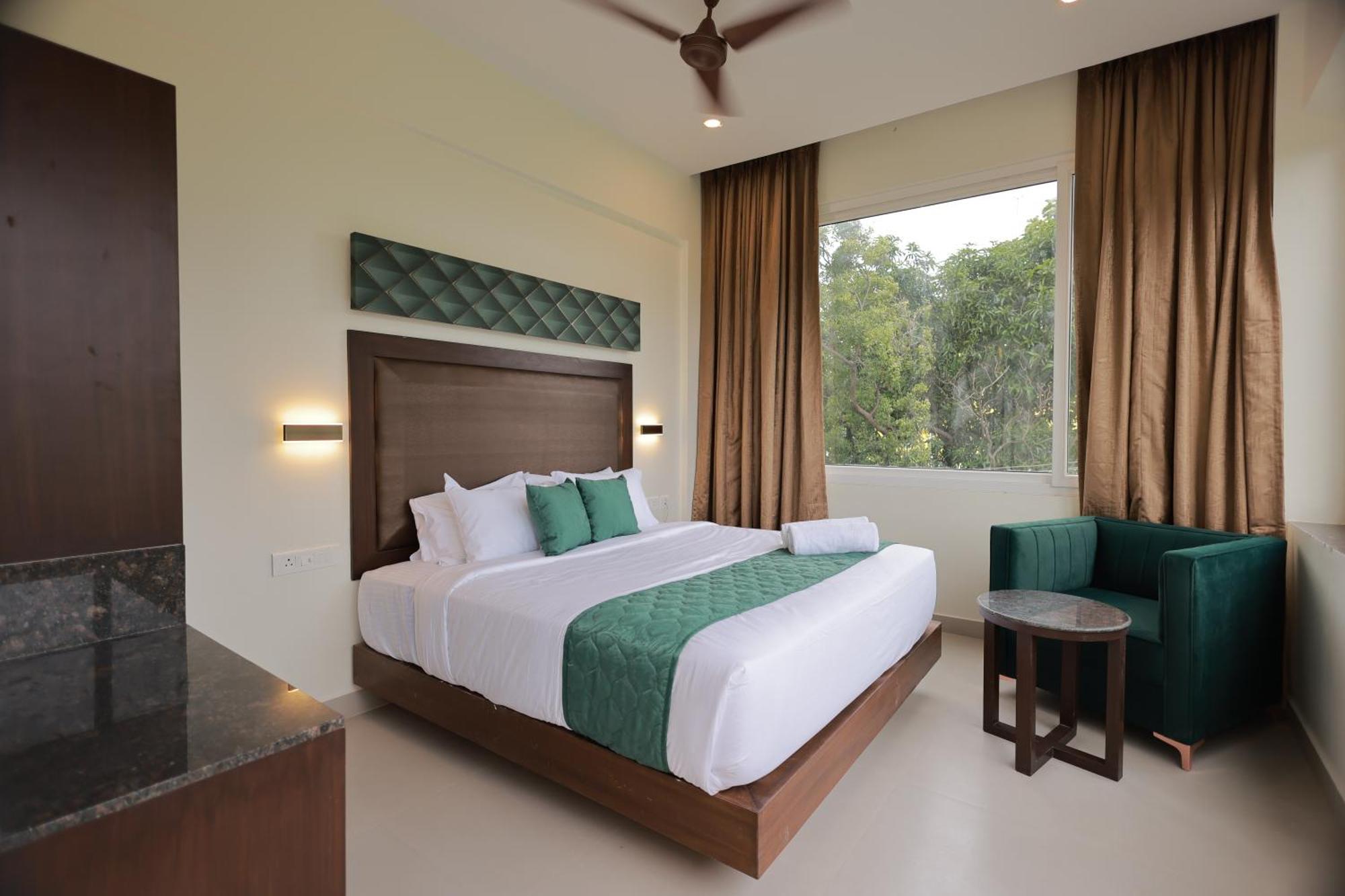Hotel Aavudai Grand Aralvaimozhi Exteriér fotografie